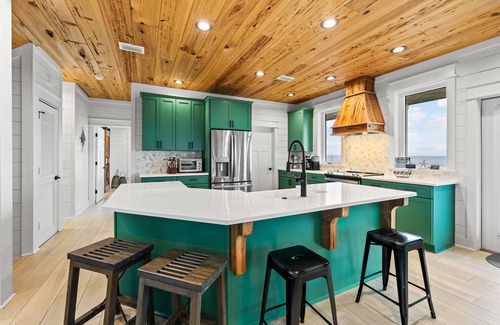Indian Pass Casa | Belle of the Beach: Beachfront, Private Pool, Pet Friendly, EV Charger!