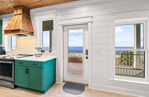 Indian Pass Casa | Belle of the Beach: Beachfront, Private Pool, Pet Friendly, EV Charger!