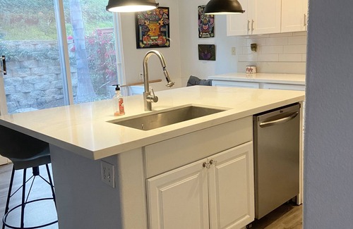 Aliso Viejo Casa | Belle's Cottage, Aliso Viejo, Beach Close, Disneyland!