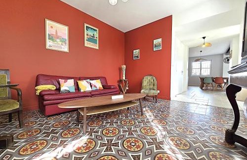 Fronton Casa | Belle Villa au cœur du frontonnais - Cœur de village - Piscine, jardin et terrasses privés - Climatisation - 8 personnes - 5 lits