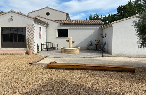 Laudun Casa | Belle Villa Contemporaine au Pied du Camp de César