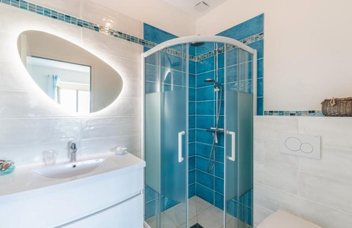 Savigny Casa | Belle Vue