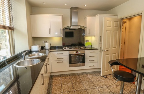 Ilkley Cabaña | BELLE VUE, pet friendly, character holiday cottage in Ilkley