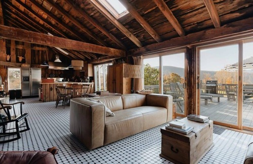 Fleischmanns Casa | Belleayre Barn: 1900s Barn w/ Hot Tub + Mtn Views