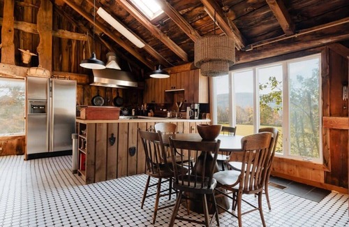 Fleischmanns Casa | Belleayre Barn: 1900s Barn w/ Hot Tub + Mtn Views