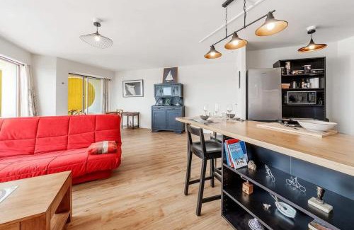 Bourg-l'Eveque Apartamento | Bellevue, appartement T2, terrasse & parking