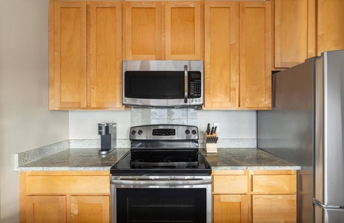 Northwest Bellevue Apartamento | Bellevue Designer 1BD Plus Den 1BA Apartment