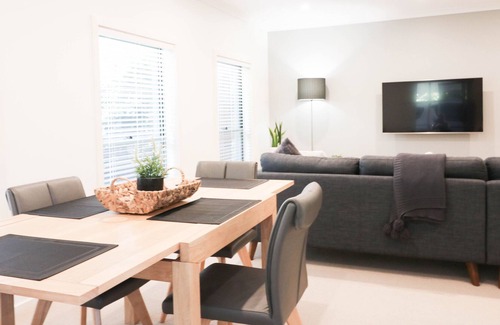 Wolumla Apartamento | Bellevue Haven - 1 bedroom, pet friendly apartment away from it all. 5+ nights