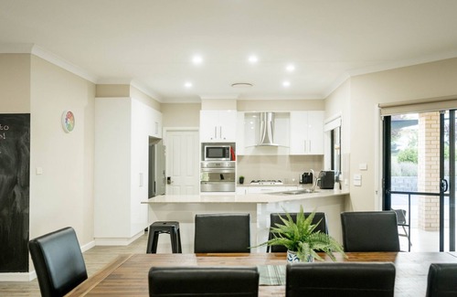 Moore Creek Casa | Bellevue Holiday House