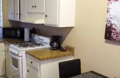 Midtown Condominio | Bellevue J · Joyful & Cozy Apartment in Midtown Tucson!