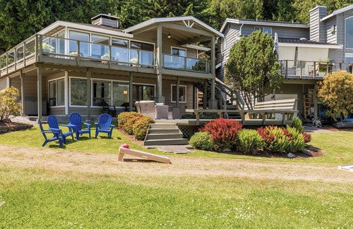 Sudden Valley Casa | Bellingham Lakefront Retreat - family fun on the lake awaits!