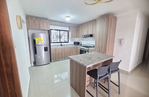 Llanos de Gurabo I Apartamento | Bello con piscina