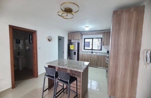 Llanos de Gurabo I Apartamento | Bello con piscina