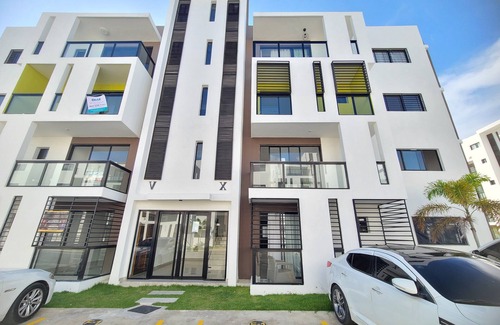 Llanos de Gurabo I Apartamento | Bello con piscina