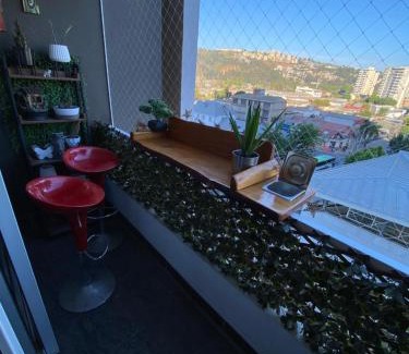 Vina del Mar Apartamento | Bello Dpto central a pasos de la Quinta Vergara, Mall, Plaza de Viña, con estacionamiento, ideal para recorrer la ciudad caminando relajado