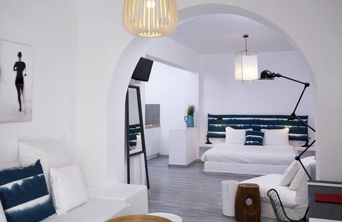 Kamari Hotel | Bellonias Villas