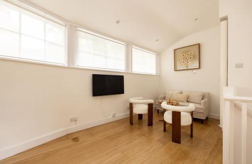 Upper Town Casa | Belmont House