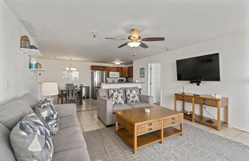 South Mission Beach Casa | Belmont Ocean Views - Massive Private Deck, Grill & Parking