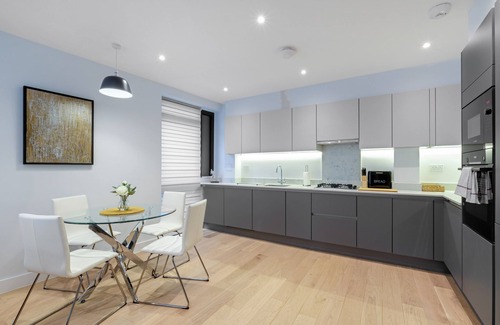 Belmont Apartamento | Belmore 2 Bedroom Luxury Apt. with Parking in Stanmore, North West London - 06