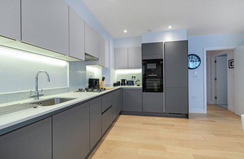 Belmont Apartamento | Belmore 2 Bedroom Luxury Apt. with Parking in Stanmore, North West London - 06