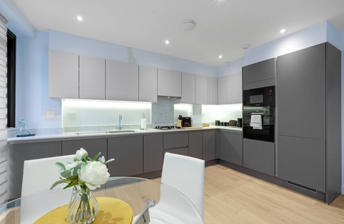 Belmont Apartamento | Belmore 2 Bedroom Luxury Apt. with Parking in Stanmore, North West London - 06