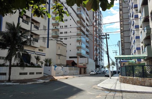 Vila Assuncao Apartamento | Belo apartamento à 50m da Praia com Wi-Fi gratuito
