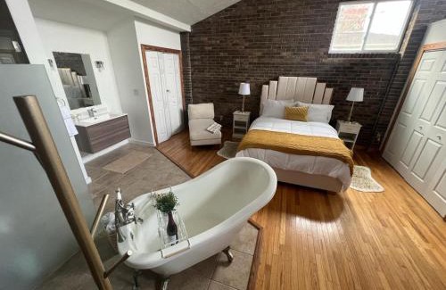 Old Fourth Ward Casa | Beltline Beauty Mins to Benz Stadium, Game Room