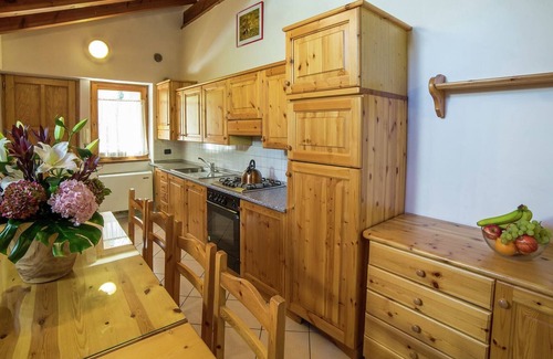 Antey-Saint-Andre Apartamento | Acogedor apartamento en Antey-Saint-Andrè con balcón