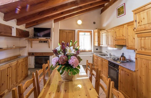 Antey-Saint-Andre Apartamento | Acogedor apartamento en Antey-Saint-Andrè con balcón