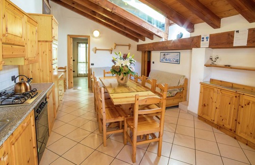 Antey-Saint-Andre Apartamento | Acogedor apartamento en Antey-Saint-Andrè con balcón