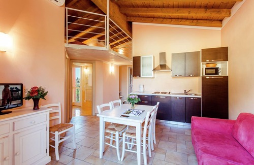 Crociale Casa | Acogedora Casa en Manerba de Garda con Piscina