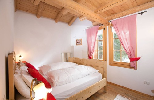 Bellamonte Apartamento | Casa de Cuento de Hadas en Bellamonte Italia con Jacuzzi