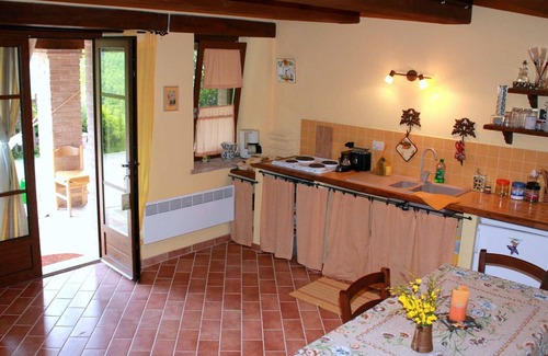 Pennabilli Apartamento | Apartamento Moderno en Pennabilli cerca del Bosque