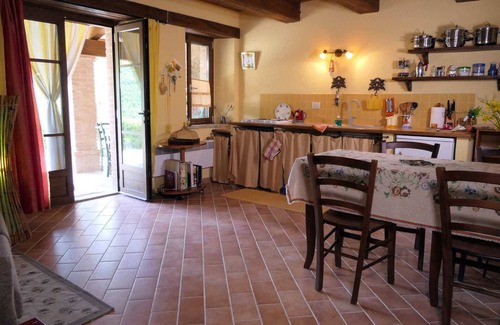 Pennabilli Apartamento | Apartamento Moderno en Pennabilli cerca del Bosque