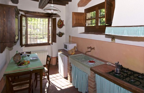 Cortona Otro | Espaciosa casa de campo con piscina en Cortona
