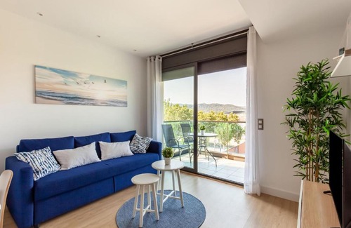Palamos Apartamento | Belvilla by OYO Modern Apartment in Palamos