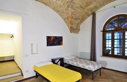 Collesanto Apartamento | Acogedor apartamento en Mantignana con piscina comunitaria