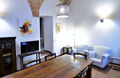 Collesanto Apartamento | Acogedor apartamento en Mantignana con piscina comunitaria