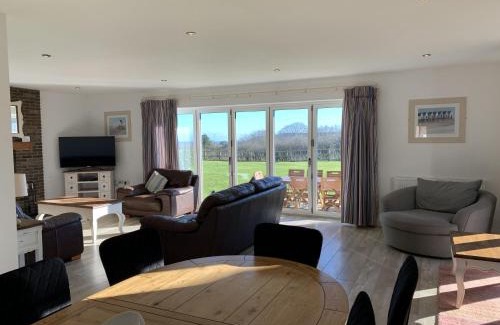 Filey Casa | Bempton View at The Bay Filey, sleeps 10, and 2 dogs welcome for free too!