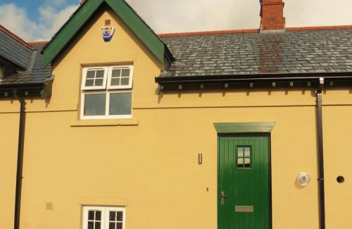 Bushmills Casa | Ben-Ry Cottage, Bushmills, River views