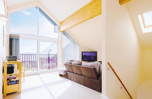 Winnard's Perch Cabaña | Casa de campo de estilo escandinavo, perfecta para hasta 8 personas, entre Padstow y Newquay. Perro amigable