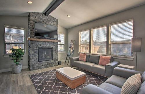 Mountain View Casa | Bend Home with Patio and Fire Pits Less Than 3 Mi to Dtwn