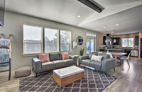 Mountain View Casa | Bend Home with Patio and Fire Pits Less Than 3 Mi to Dtwn