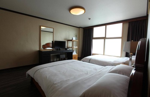 Sokcho Hotel | Benikea Mountain and Sea Daepo Port
