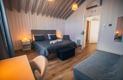 Povoacao Cabina | Benilde Village House