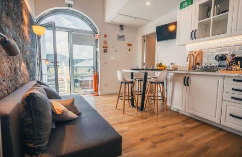 Povoacao Cabina | Benilde Village House