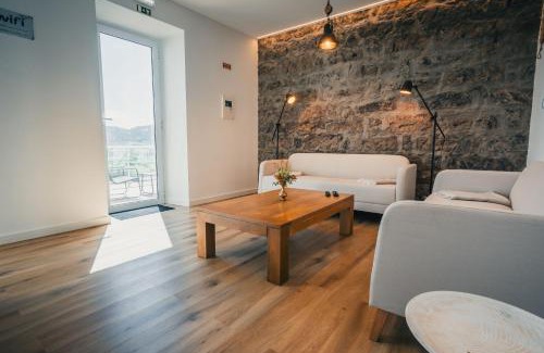 Povoacao Cabina | Benilde Village House