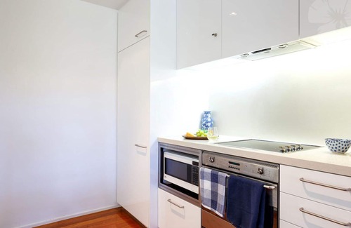 Hawks Nest Apartamento | Bennett’s by the Beach - Direct beach access – footsteps away