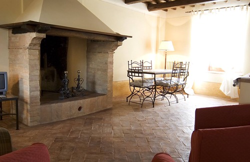 Montefalco Apartamento | Benozzo vacation apartment with garden and pool