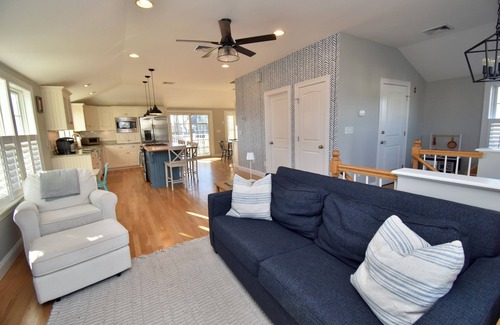 Misquamicut Casa | Benson - Walking Distance to the Beach!